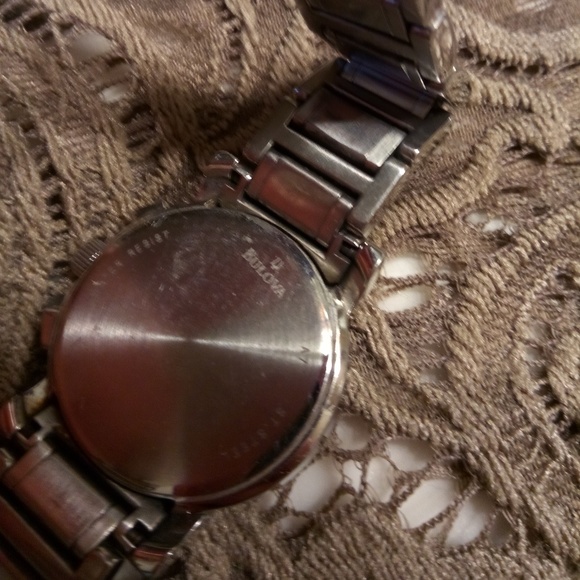 Silver Bulova watch - Picture 2 of 6